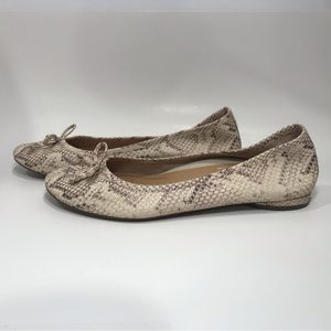 Vionic Callisto Cream Snake Ballet Flat - Size 10